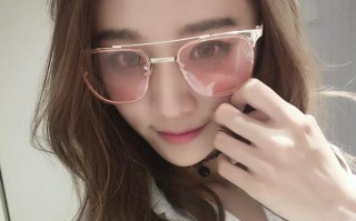 圆脸大脸选什么眼镜，脸大圆脸适合什么眼镜