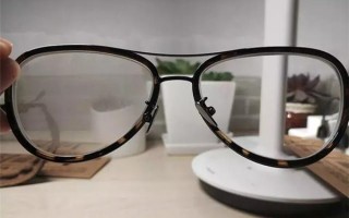 用什么擦镜片最好，用什么擦皮衣最好