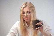 眼镜配低有什么不舒服，眼镜配低了会有什么反应？