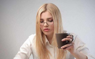 眼镜配低有什么不舒服，眼镜配低了会有什么反应？